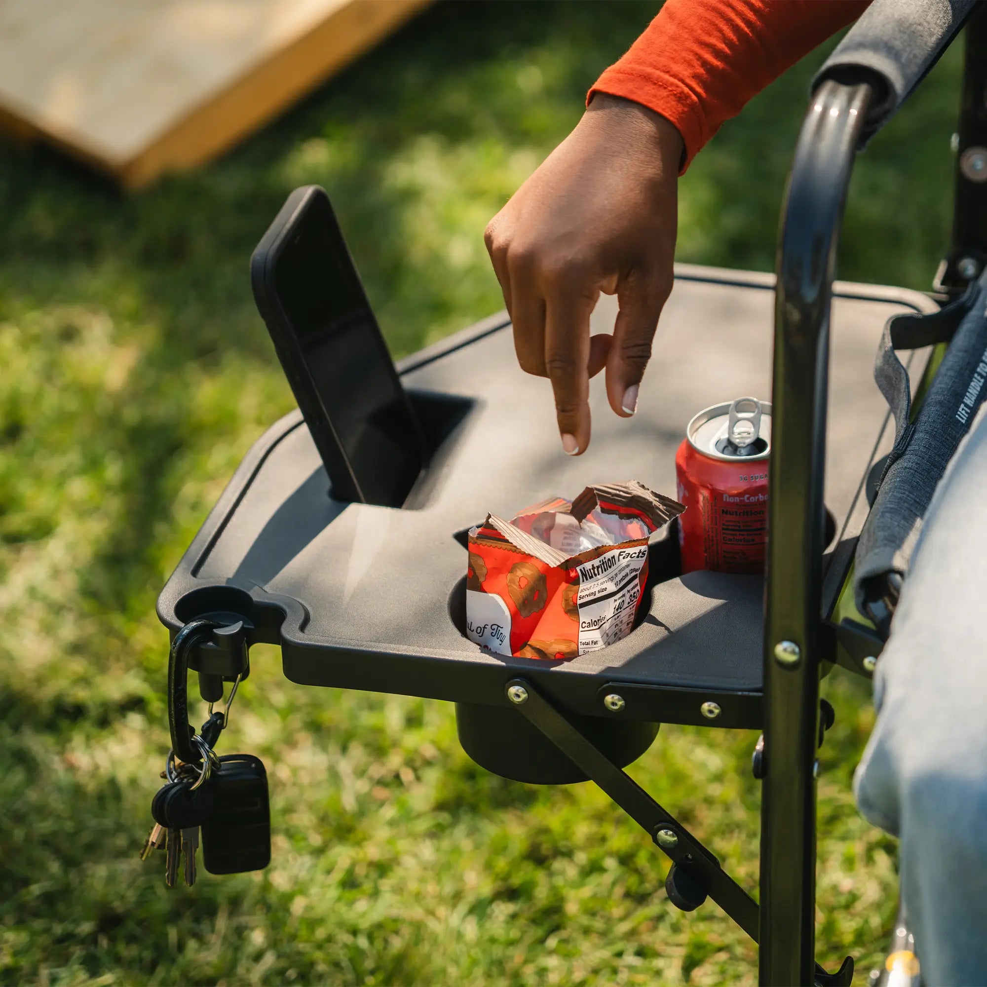 Freestyle Rocker™ with Side Table | ZWM8